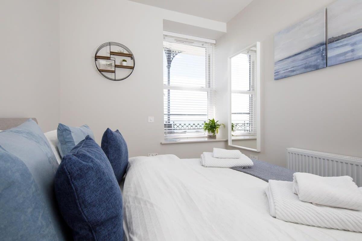 Panoramic Sea Views In Beachfront Apt W Balcony Bognor Regis Buitenkant foto