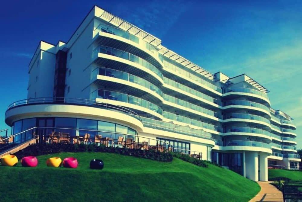 Panoramic Sea Views In Beachfront Apt W Balcony Bognor Regis Buitenkant foto