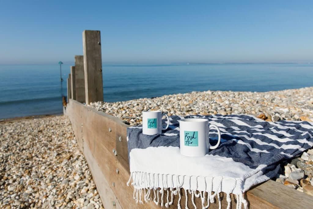 Panoramic Sea Views In Beachfront Apt W Balcony Bognor Regis Buitenkant foto